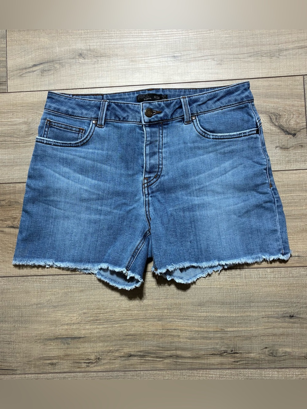 Prana Women's Buxton Mid-Rise Button Fly Denim Shorts Size 6/28 Blue